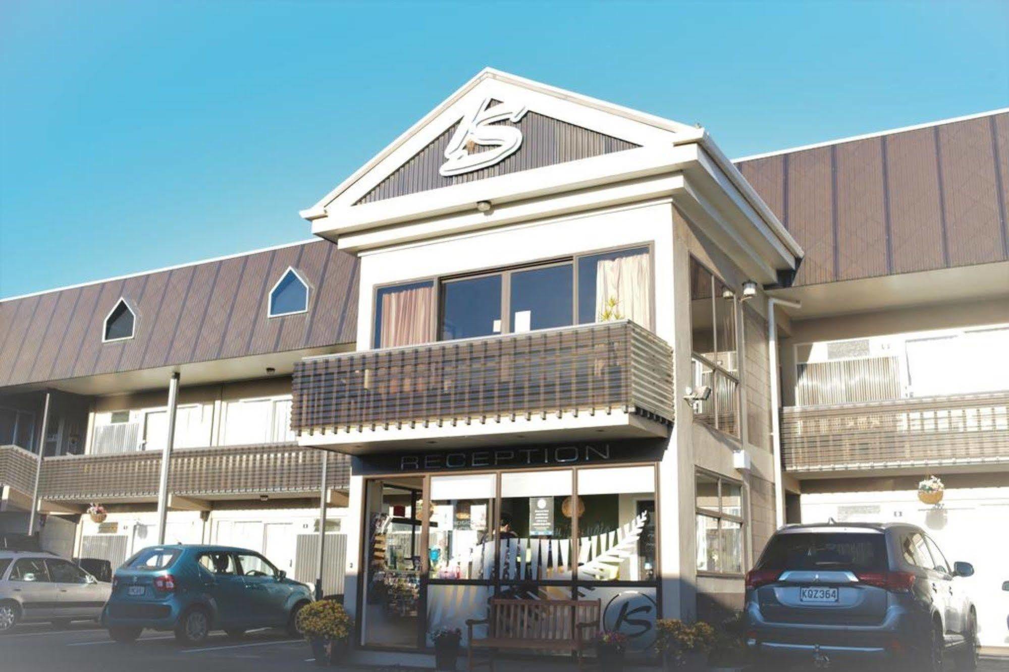 Kiwi Studios Motel Palmerston North Exterior photo