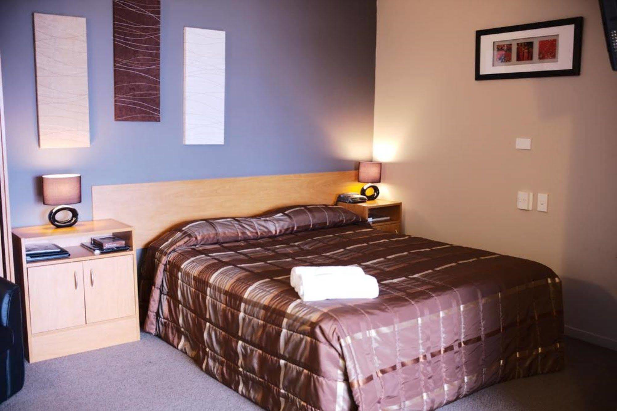 Kiwi Studios Motel Palmerston North Exterior photo