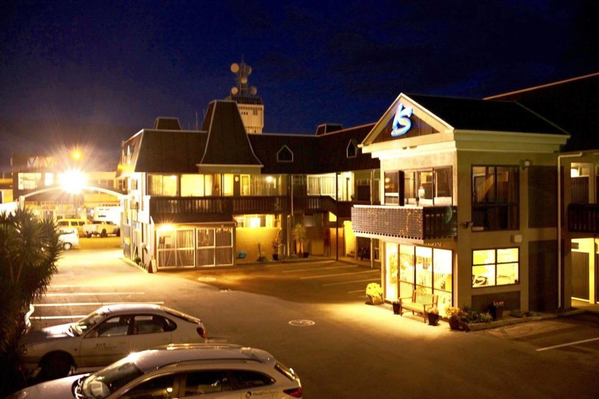 Kiwi Studios Motel Palmerston North Exterior photo